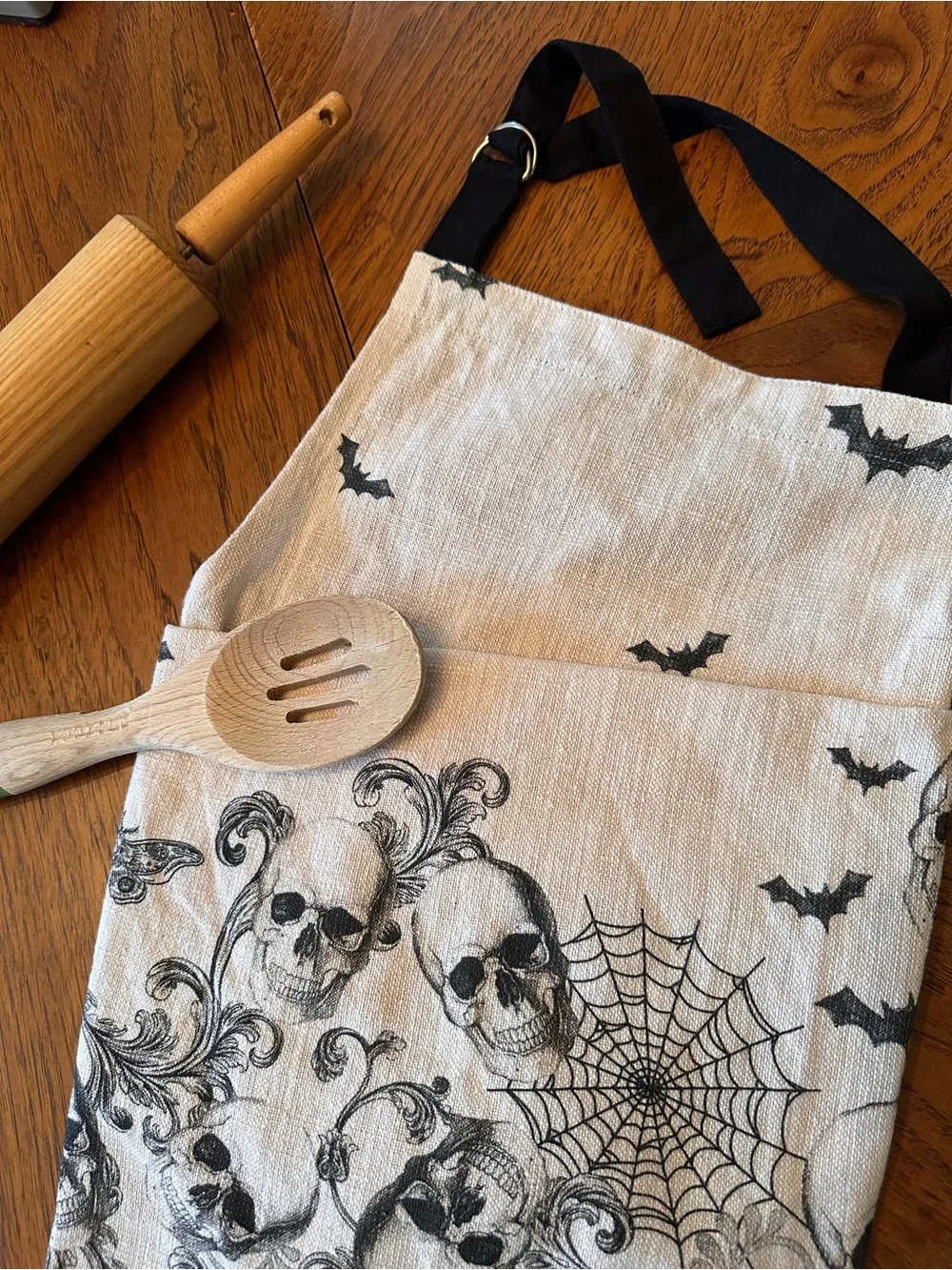 Halloween Apron Black Cats Bats Skulls Spider Web Gothic NEW